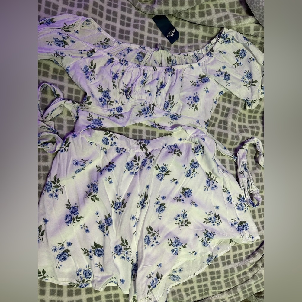 Hollister romper